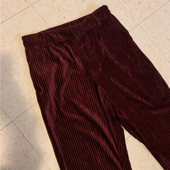 Velvet Corduroy Red Pants Urban Outfitters - Picture 3 of 4